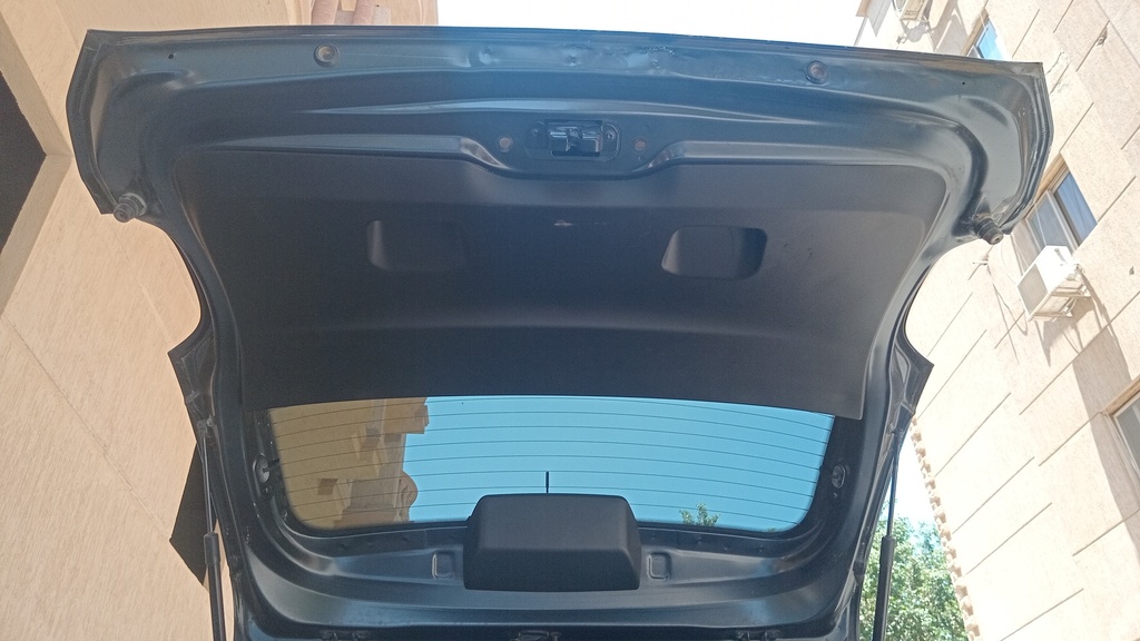 TRUNK HOOD