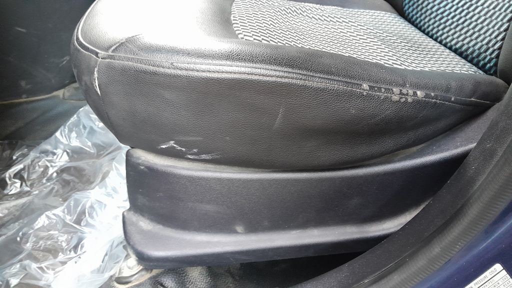 DRIVER SEAT SWITCHES