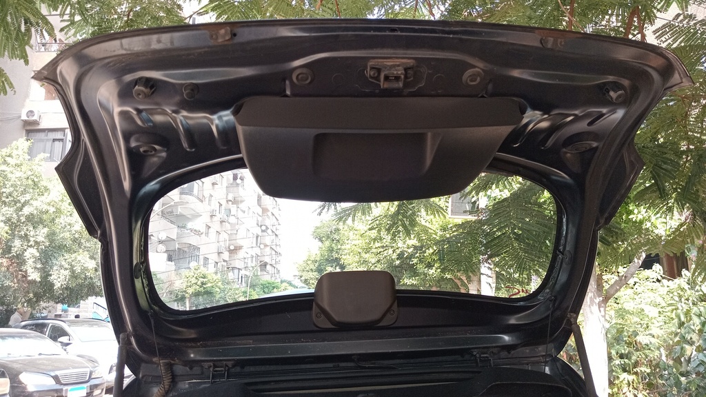 TRUNK HOOD