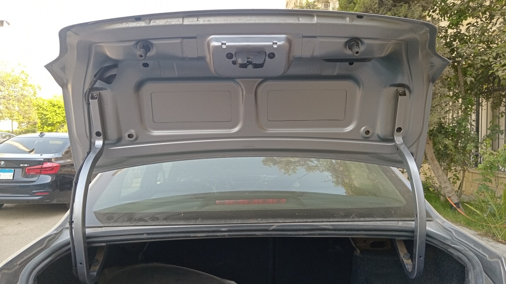 TRUNK HOOD