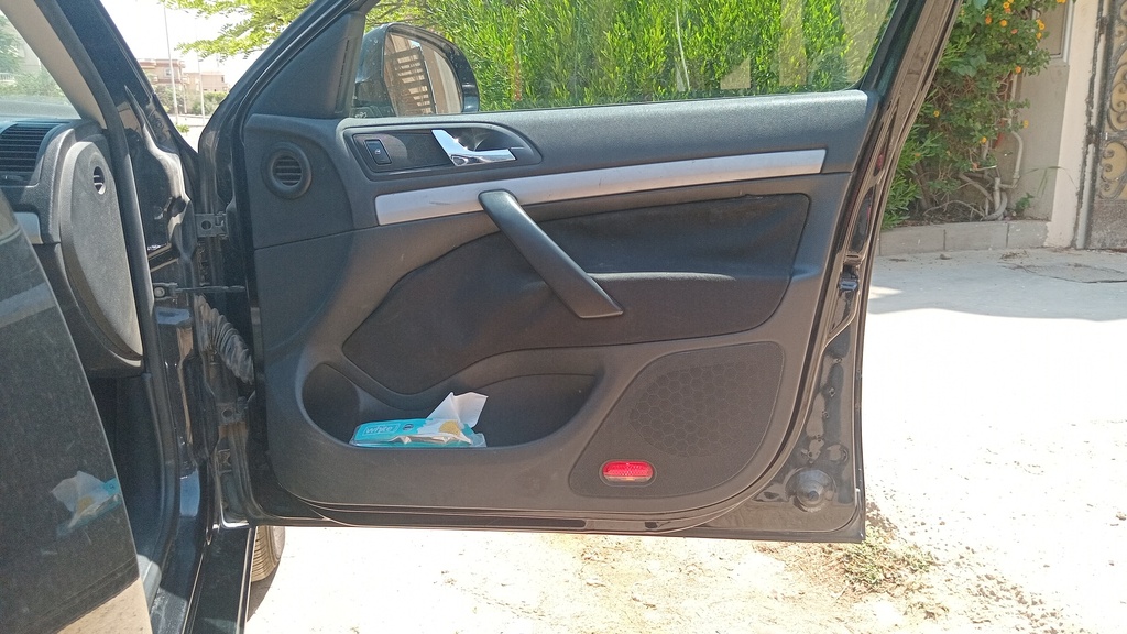 FR R DOOR