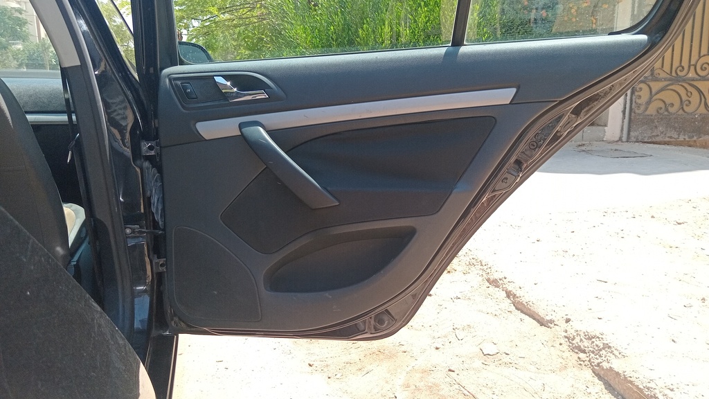 RR R DOOR