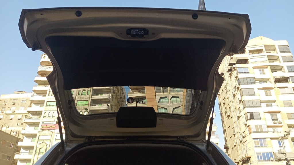 TRUNK HOOD