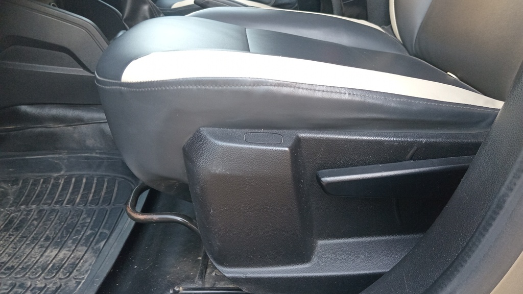 DRIVER SEAT SWITCHES