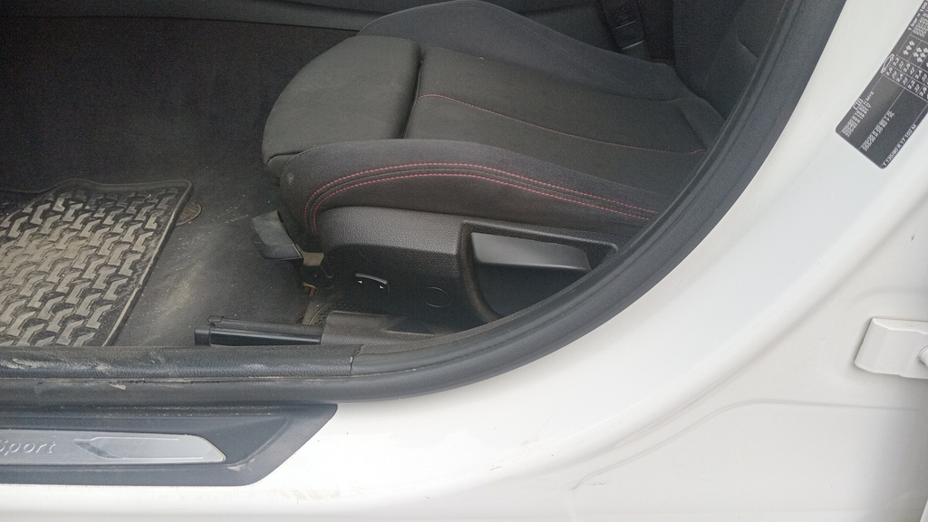 DRIVER SEAT SWITCHES