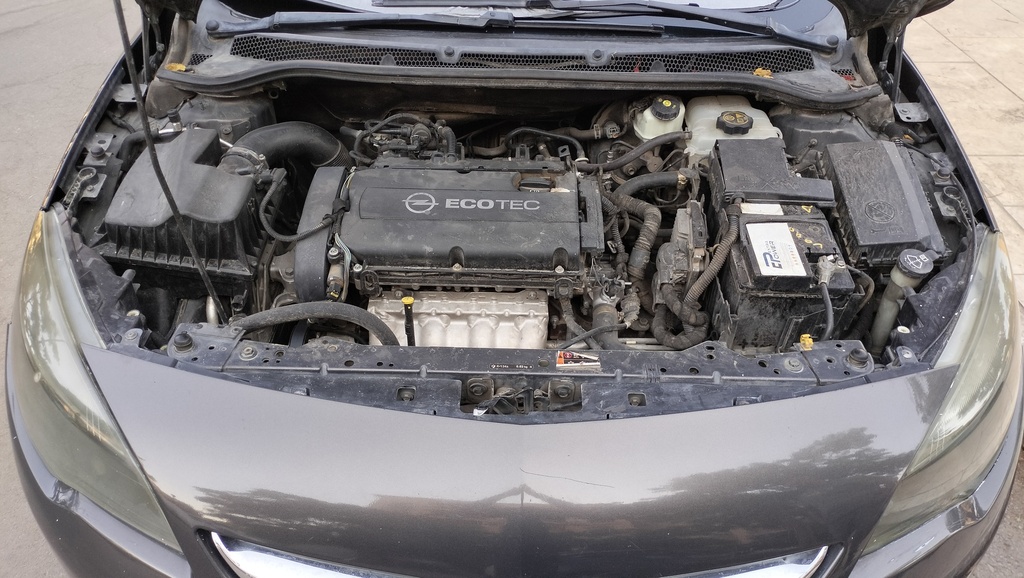 ENGINE COMPARTMENT