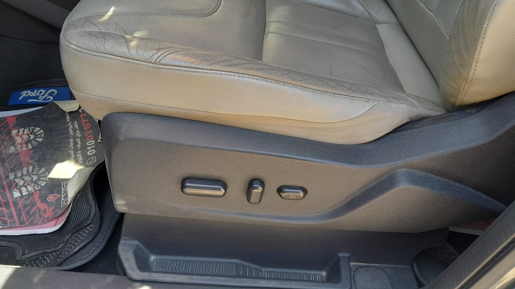 DRIVER SEAT SWITCHES