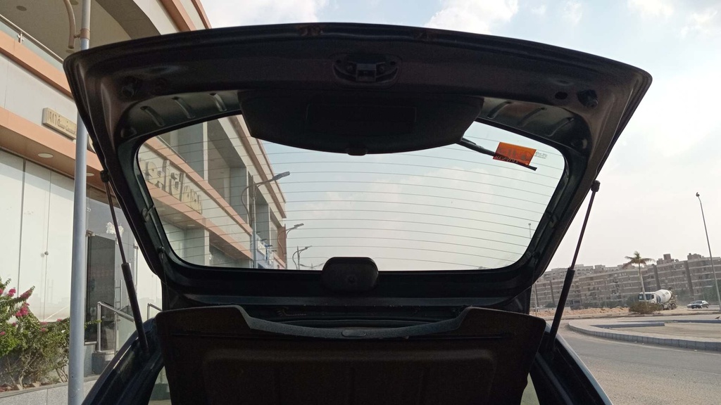 TRUNK HOOD