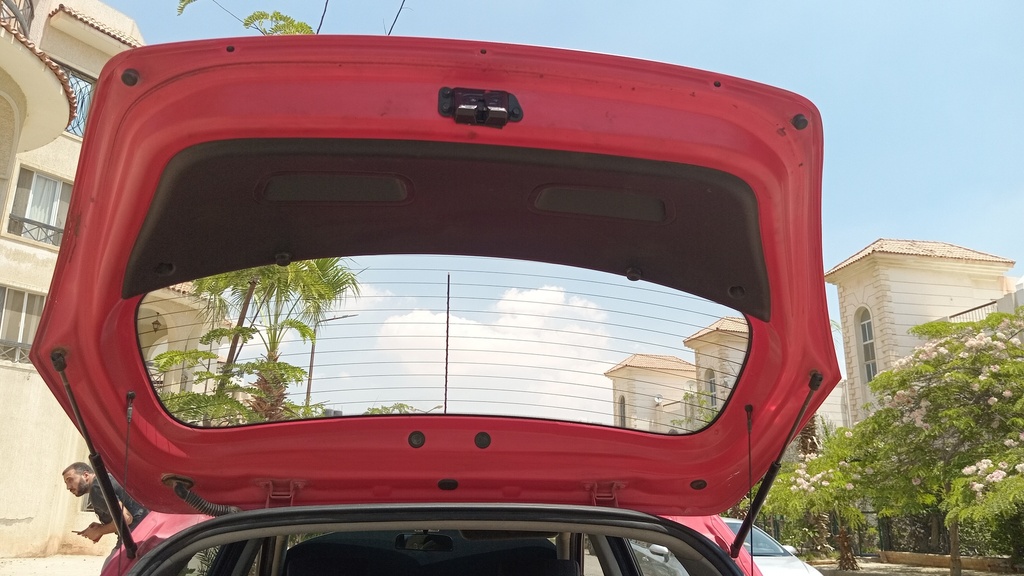 TRUNK HOOD
