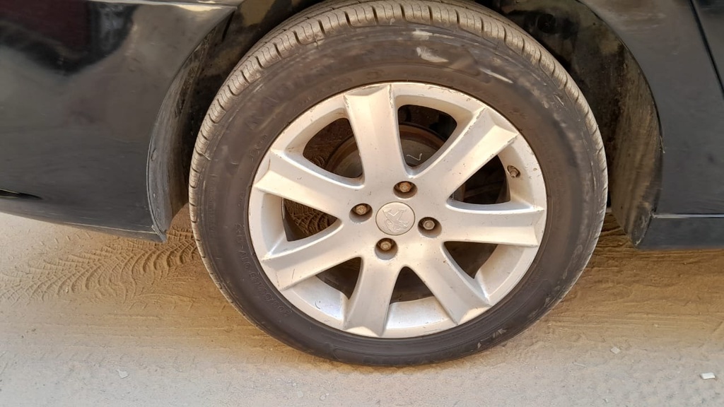 RR R TIRE