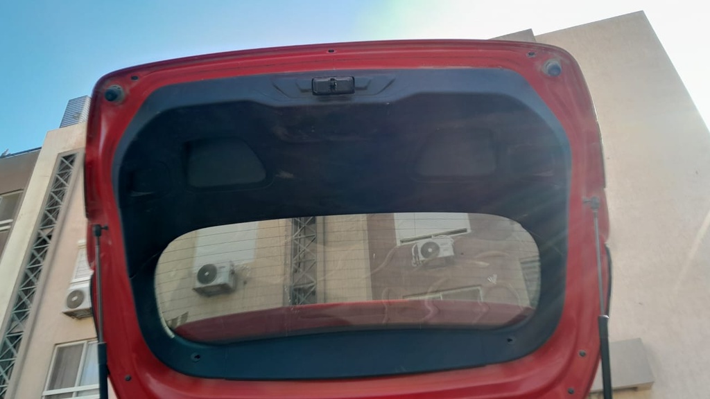 TRUNK HOOD