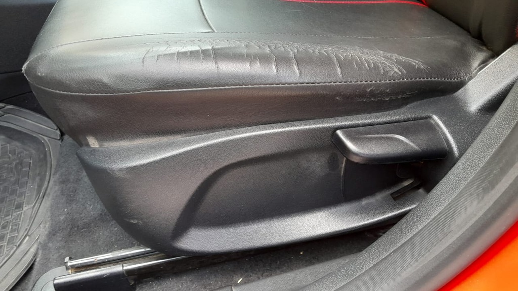 DRIVER SEAT SWITCHES