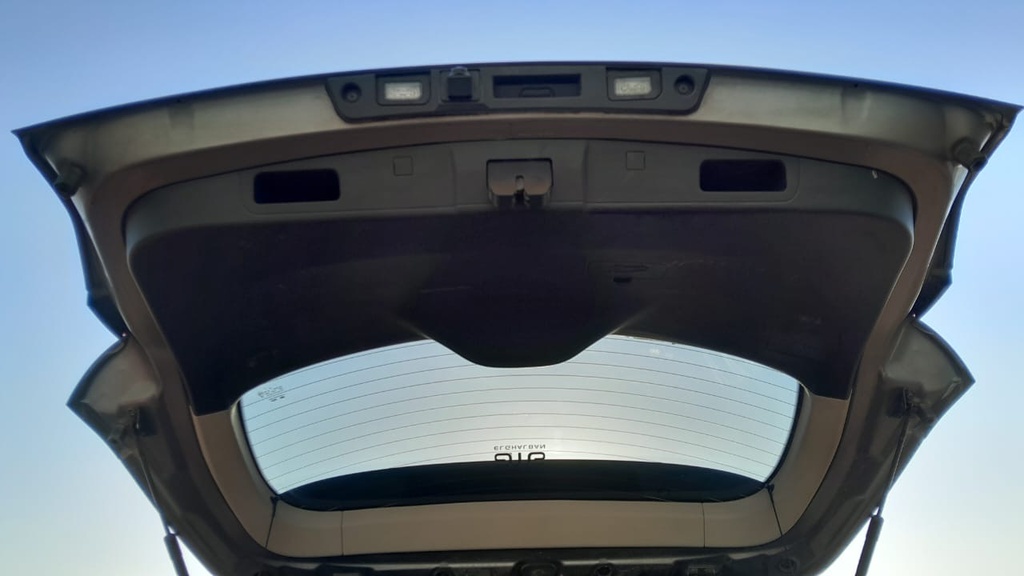 TRUNK HOOD