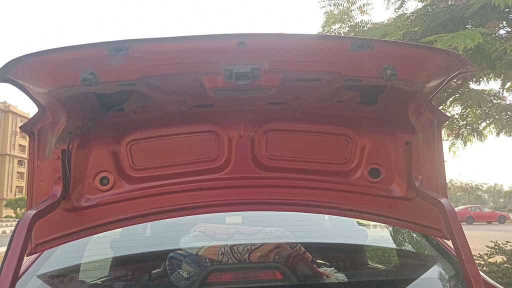 TRUNK HOOD
