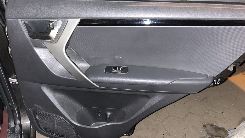 RR R DOOR