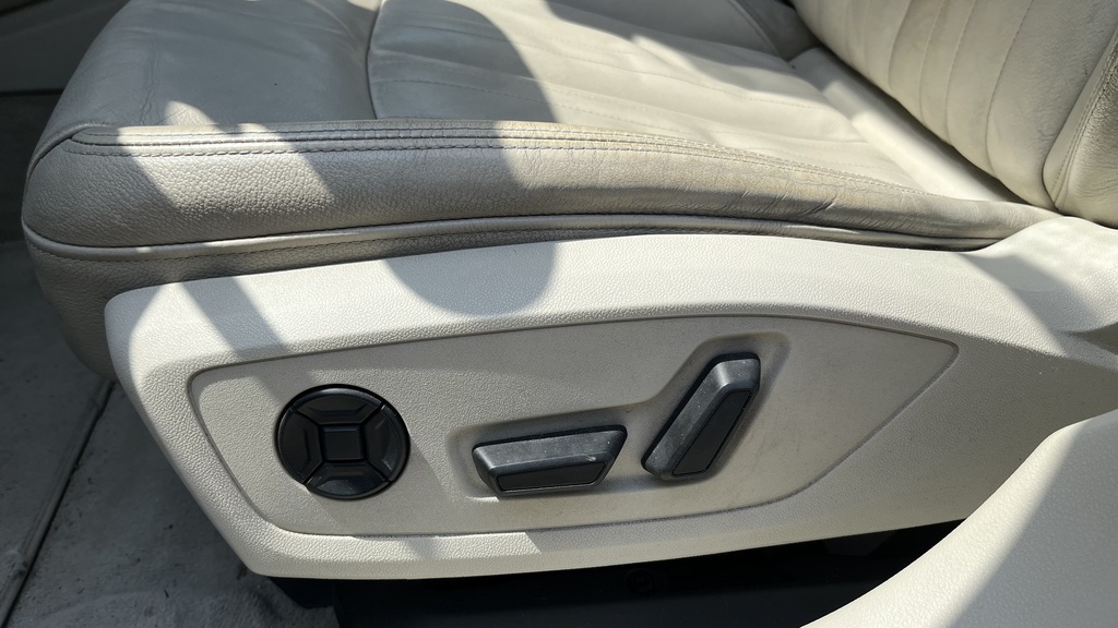 DRIVER SEAT SWITCHES