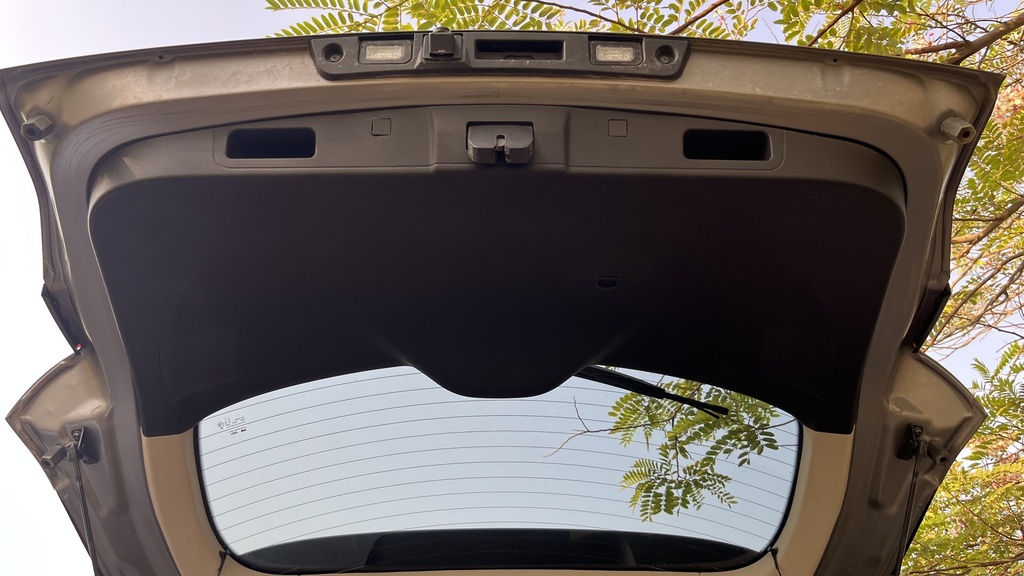 TRUNK HOOD