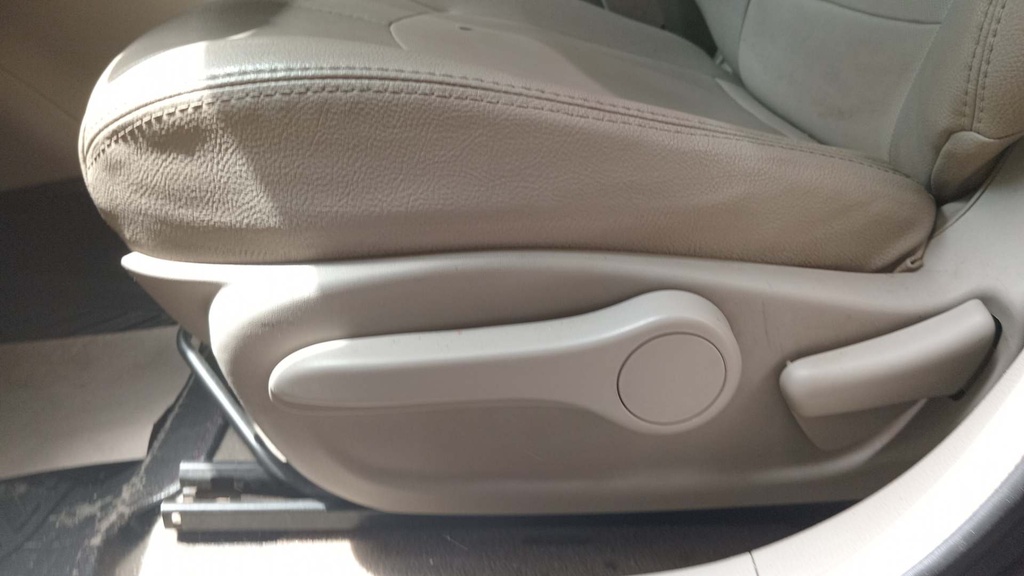 DRIVER SEAT SWITCHES