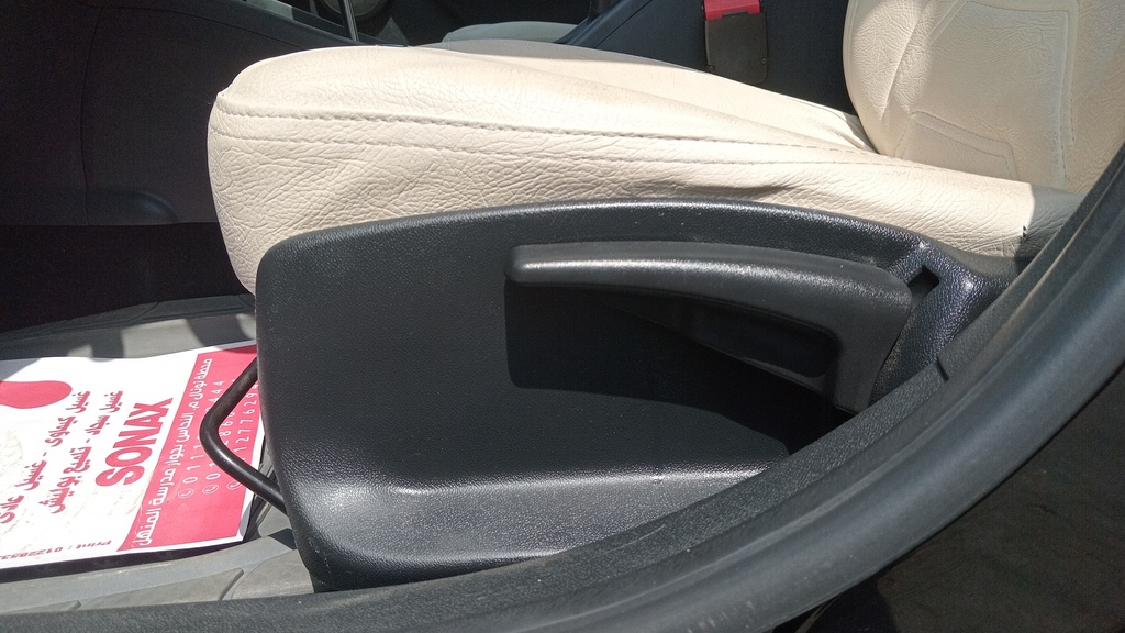 DRIVER SEAT SWITCHES
