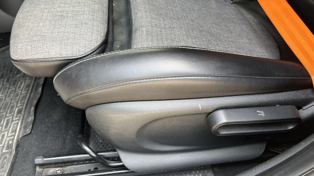 DRIVER SEAT SWITCHES