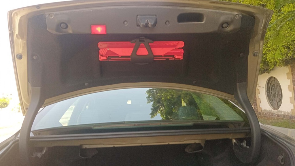 TRUNK HOOD