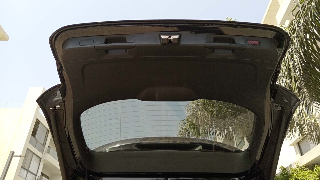 TRUNK HOOD