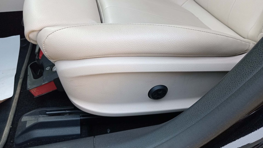 DRIVER SEAT SWITCHES