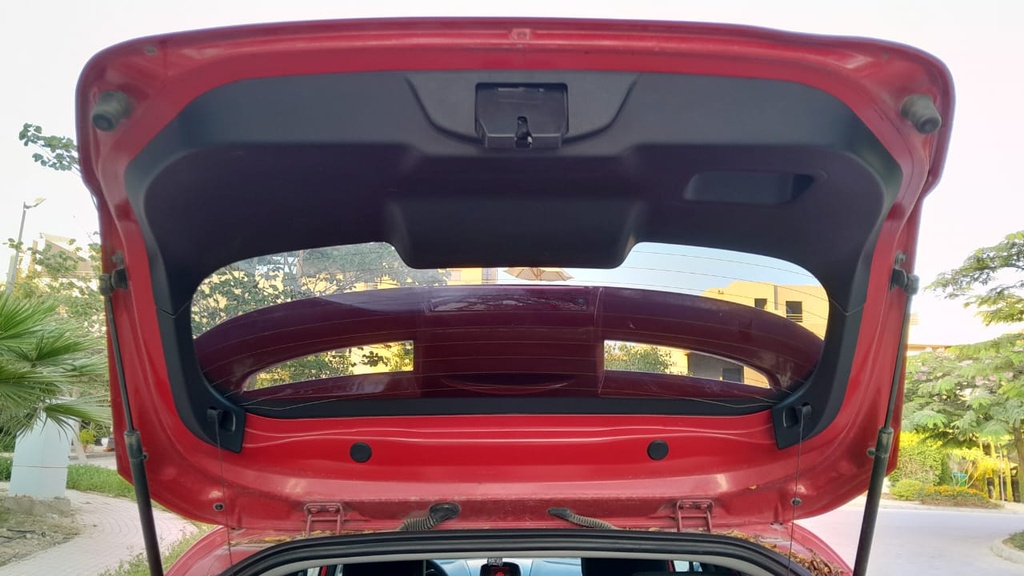 TRUNK HOOD