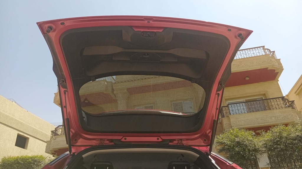 TRUNK HOOD