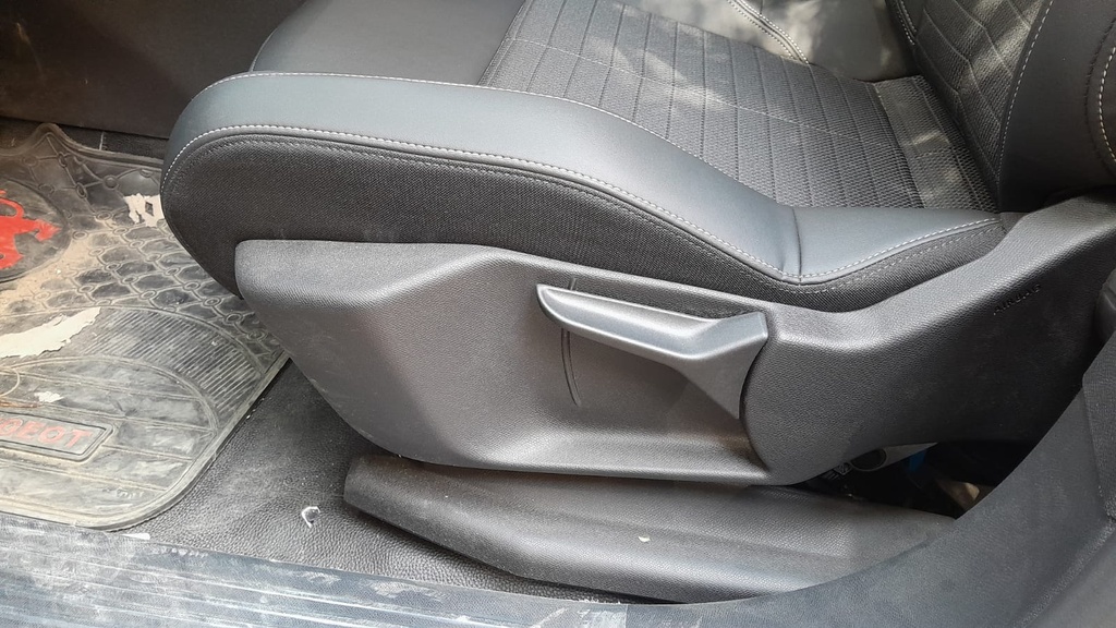 DRIVER SEAT SWITCHES