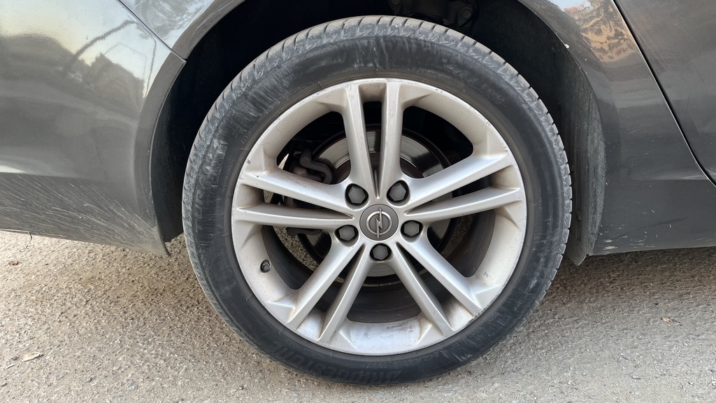 RR R TIRE
