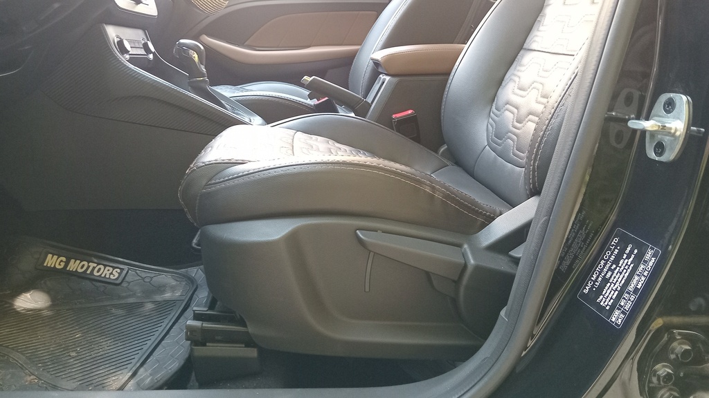 DRIVER SEAT SWITCHES