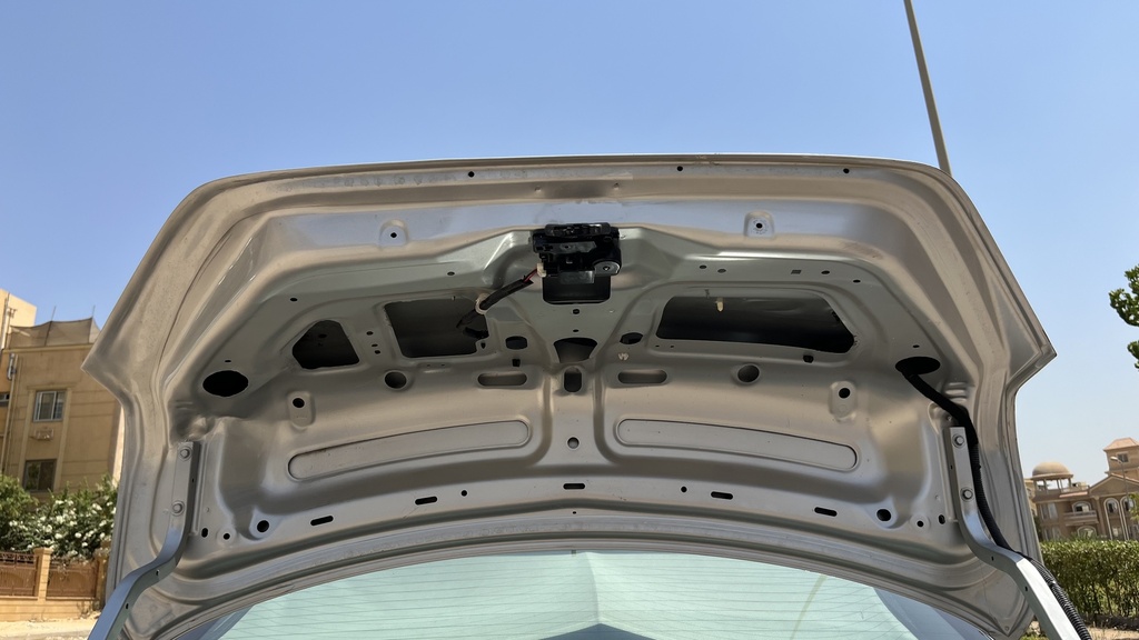 TRUNK HOOD