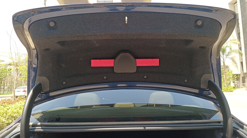 TRUNK HOOD
