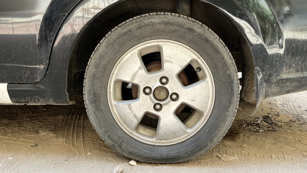 RR L TIRE