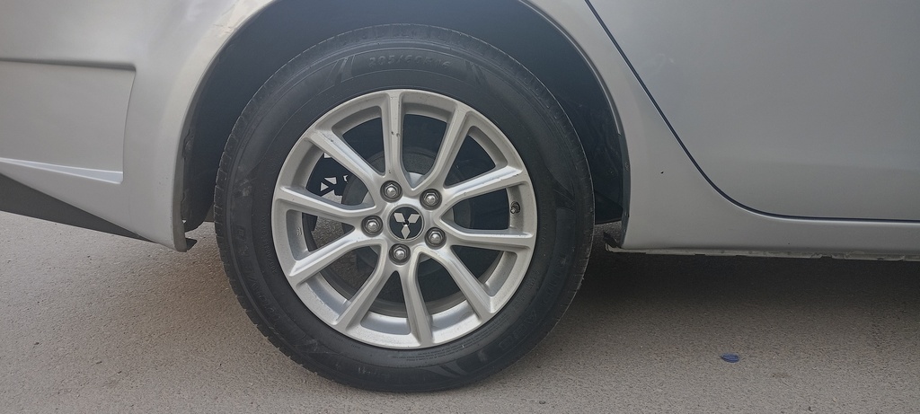 RR R TIRE