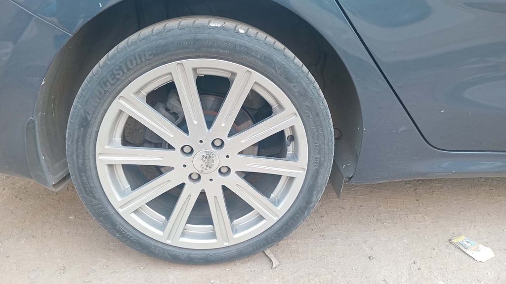 RR R TIRE