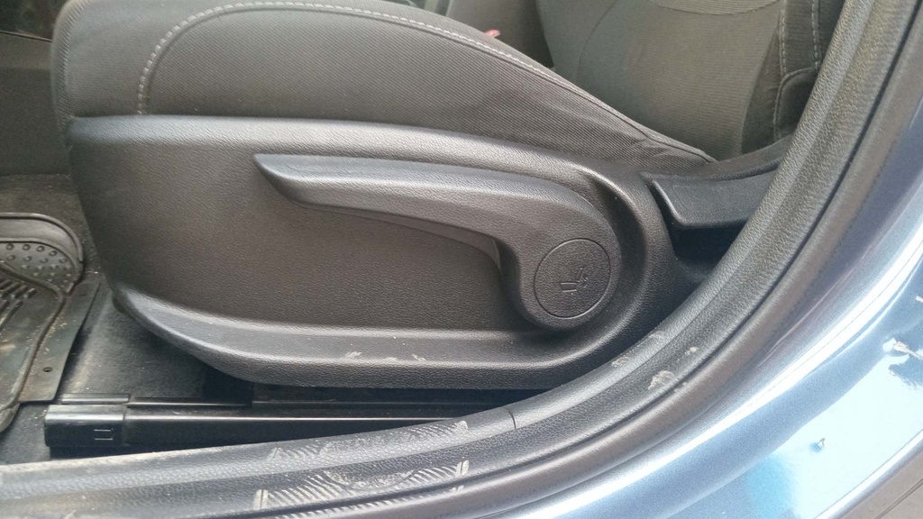 DRIVER SEAT SWITCHES