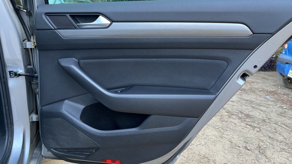 RR R DOOR