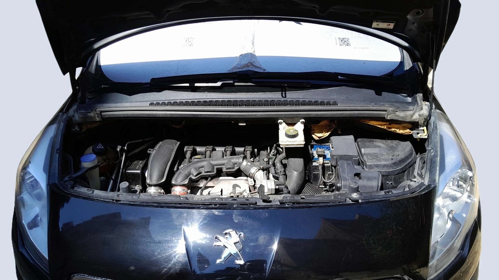 ENGINE COMPARTMENT