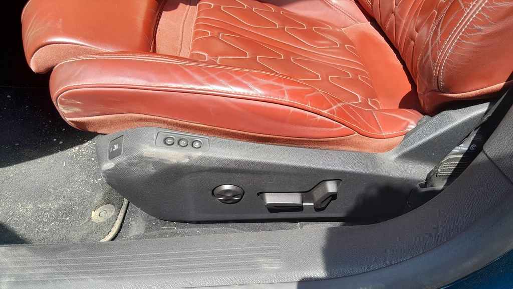 DRIVER SEAT SWITCHES