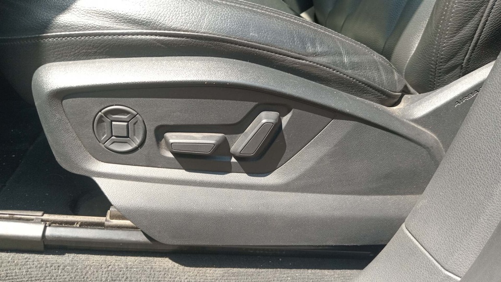 DRIVER SEAT SWITCHES
