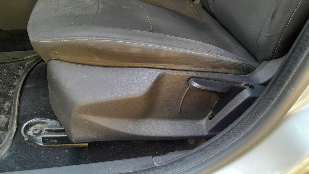 DRIVER SEAT SWITCHES