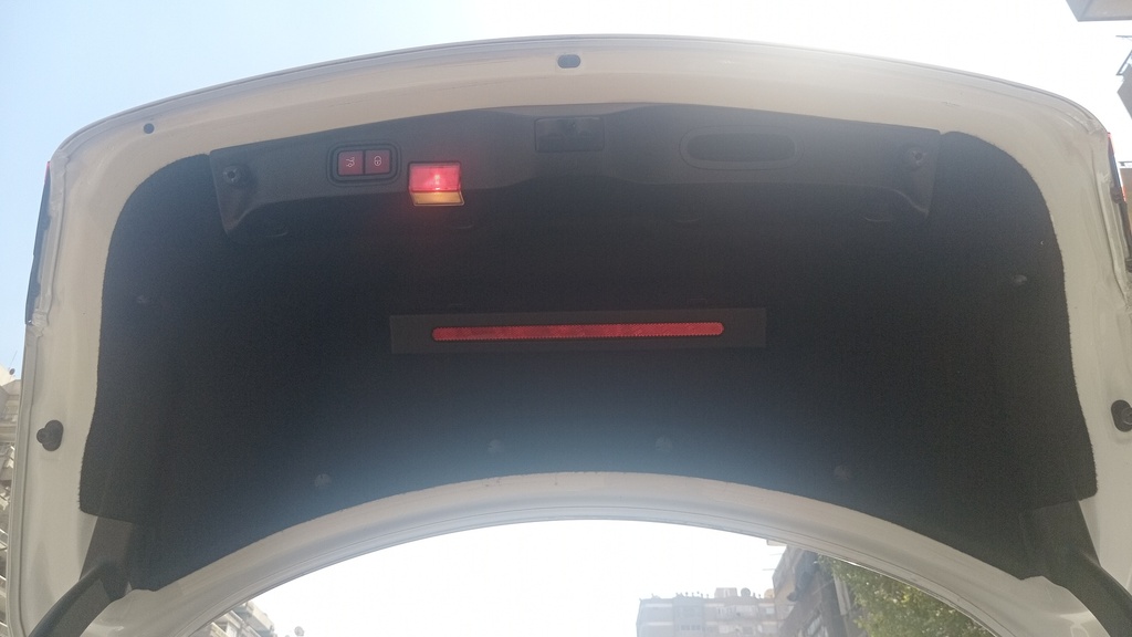 TRUNK HOOD