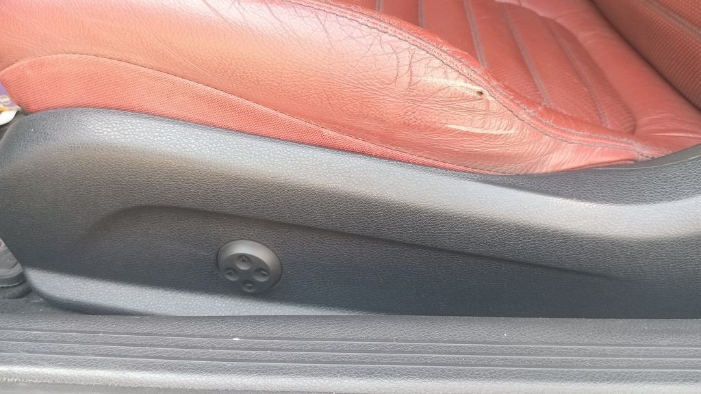 DRIVER SEAT SWITCHES