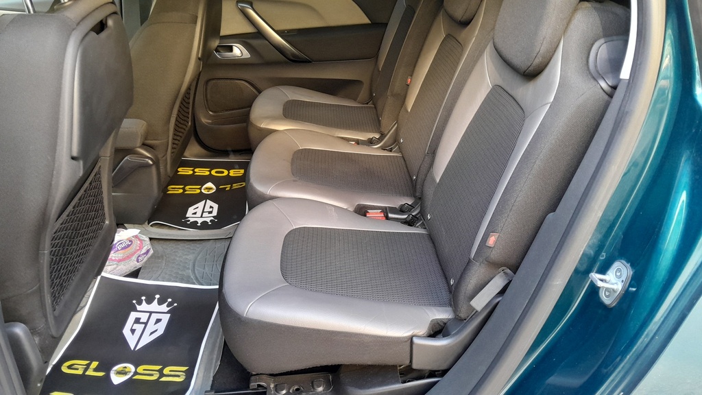 RR SEATS