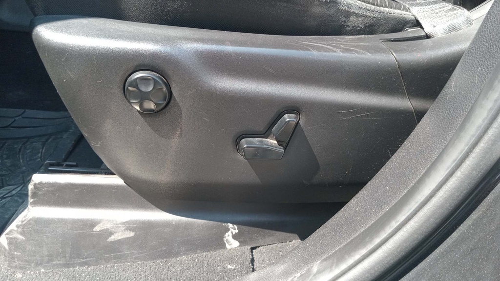 DRIVER SEAT SWITCHES