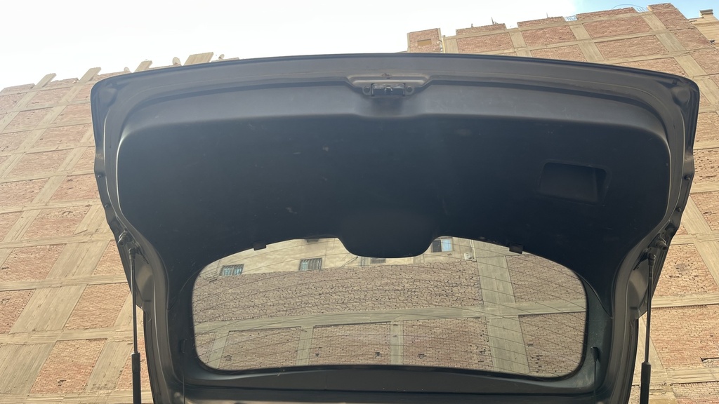 TRUNK HOOD