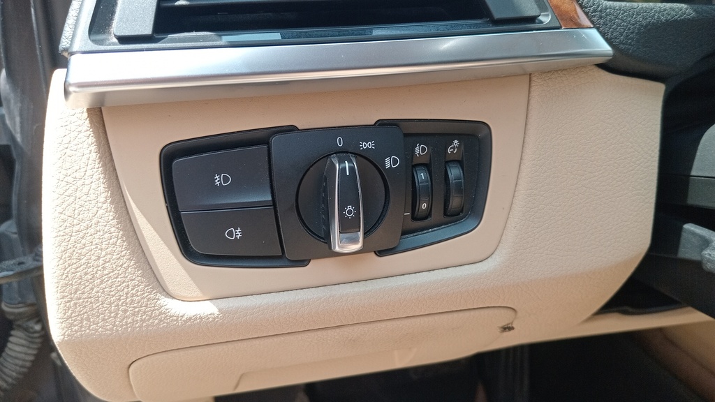 LIGHT SWITCHES