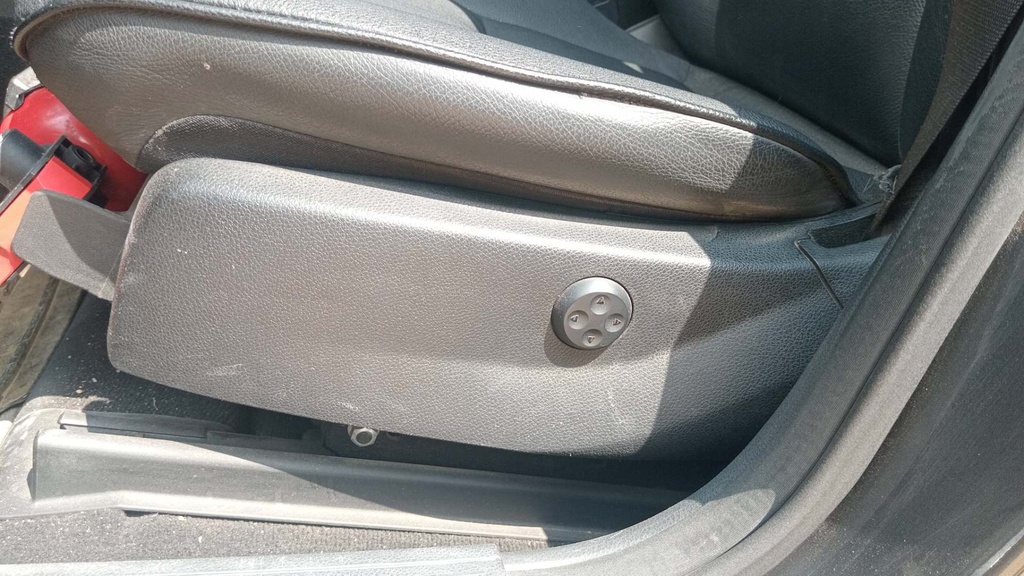 DRIVER SEAT SWITCHES